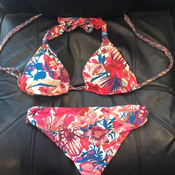 Maaji women’s bikini top size XL, bottoms size M - Picture 2 of 5